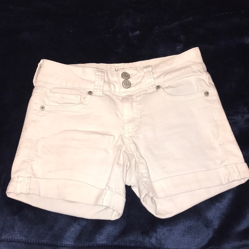 ✨high rise white shorts